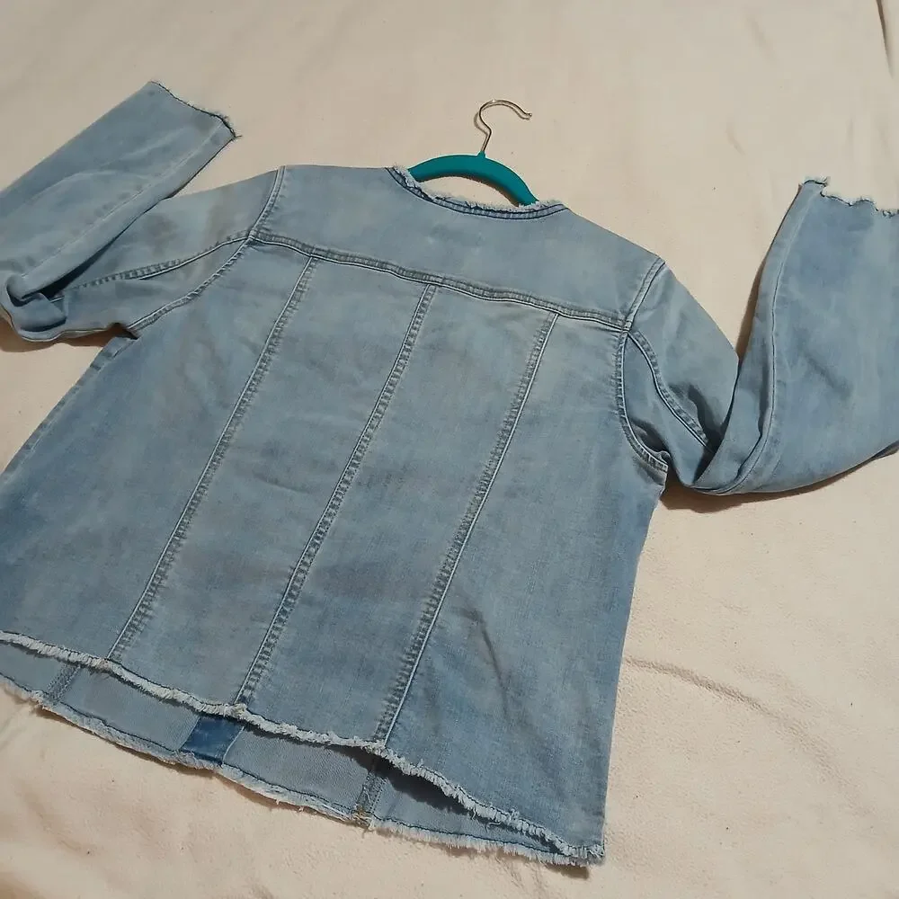 NWOT  LOGO stretch denim light wash raw edge hem/sleeve snap front jacket sz 10